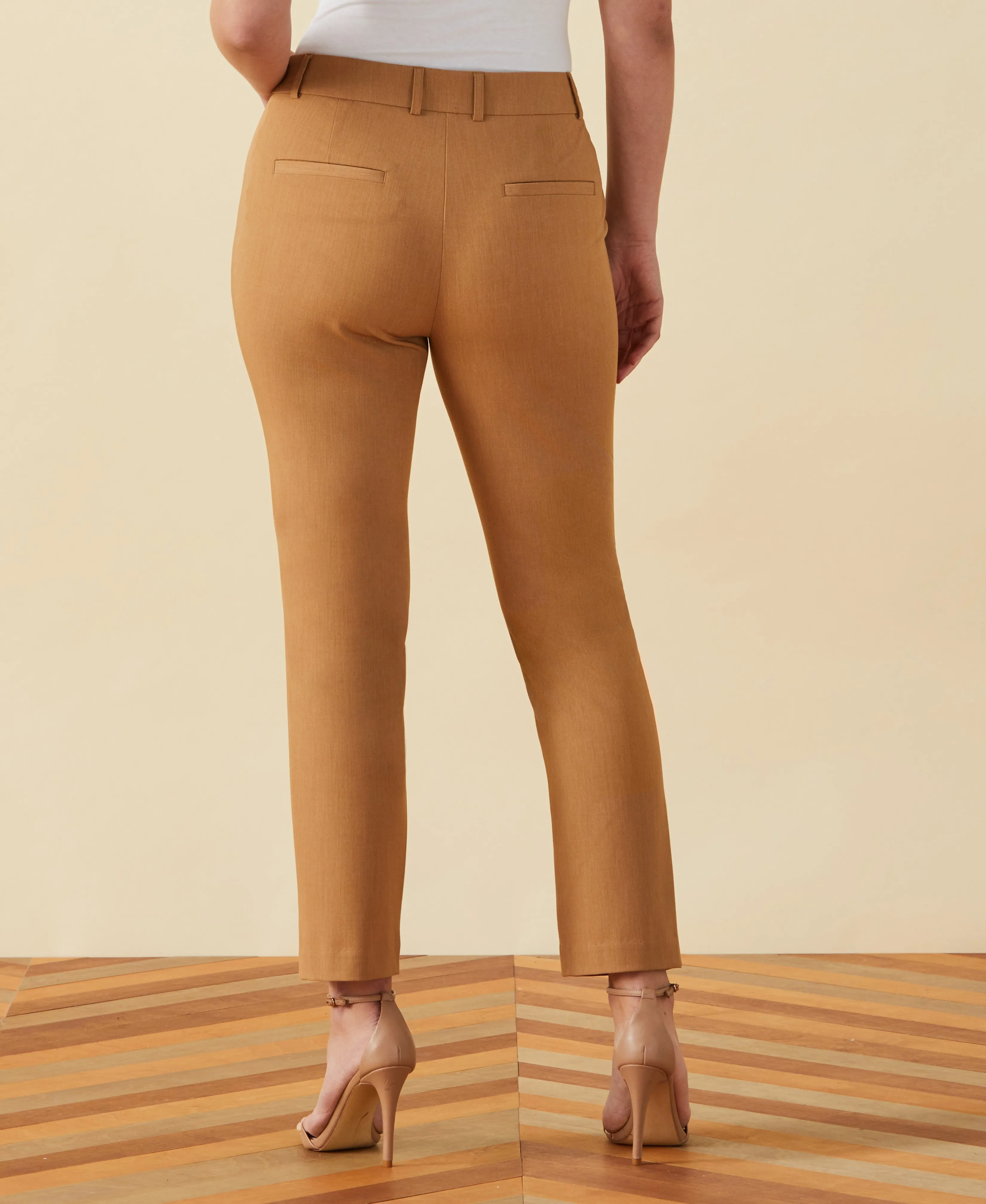 Classic Fit Clean Straight Leg Ankle Pant