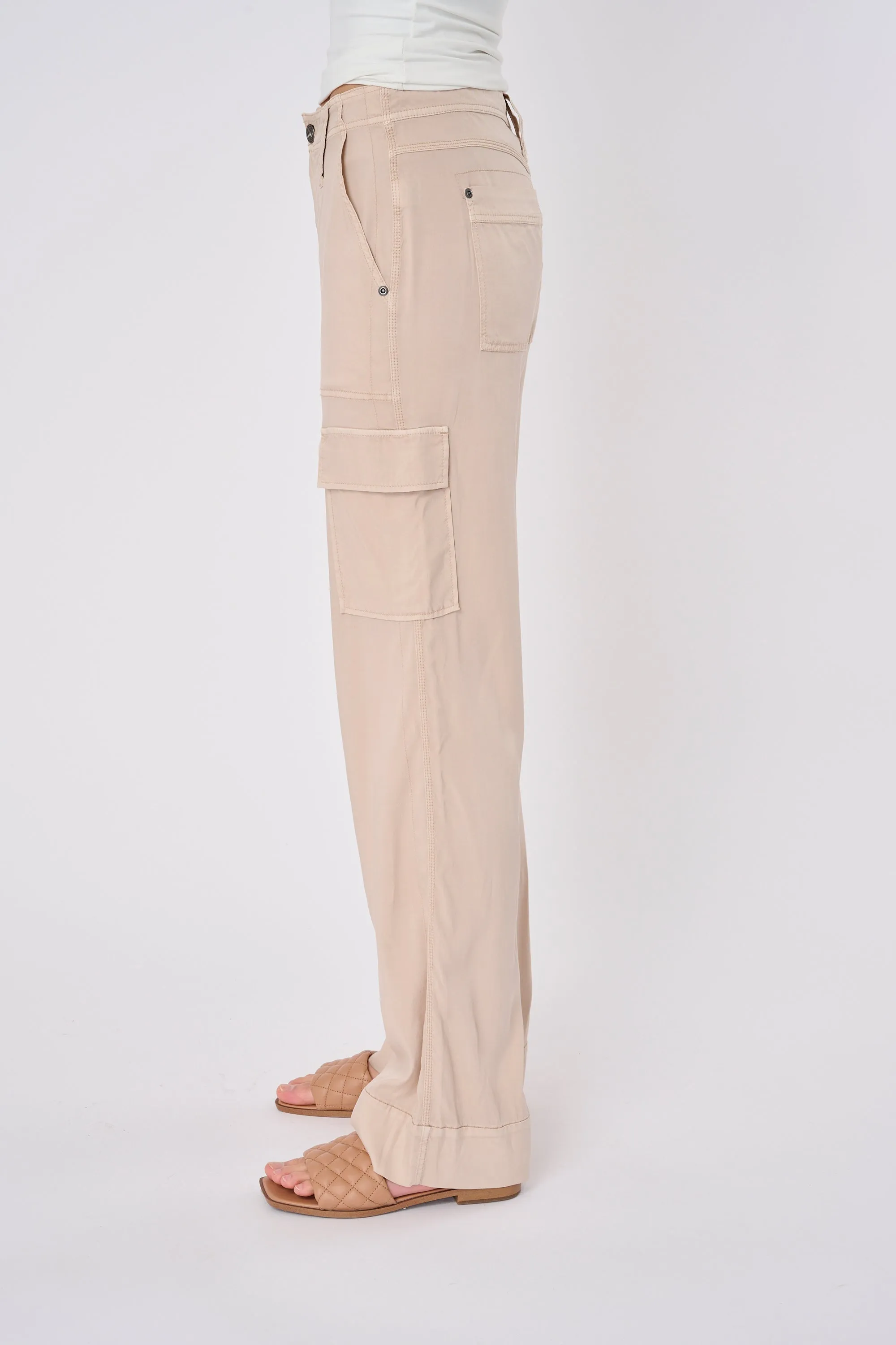 Nava Pant