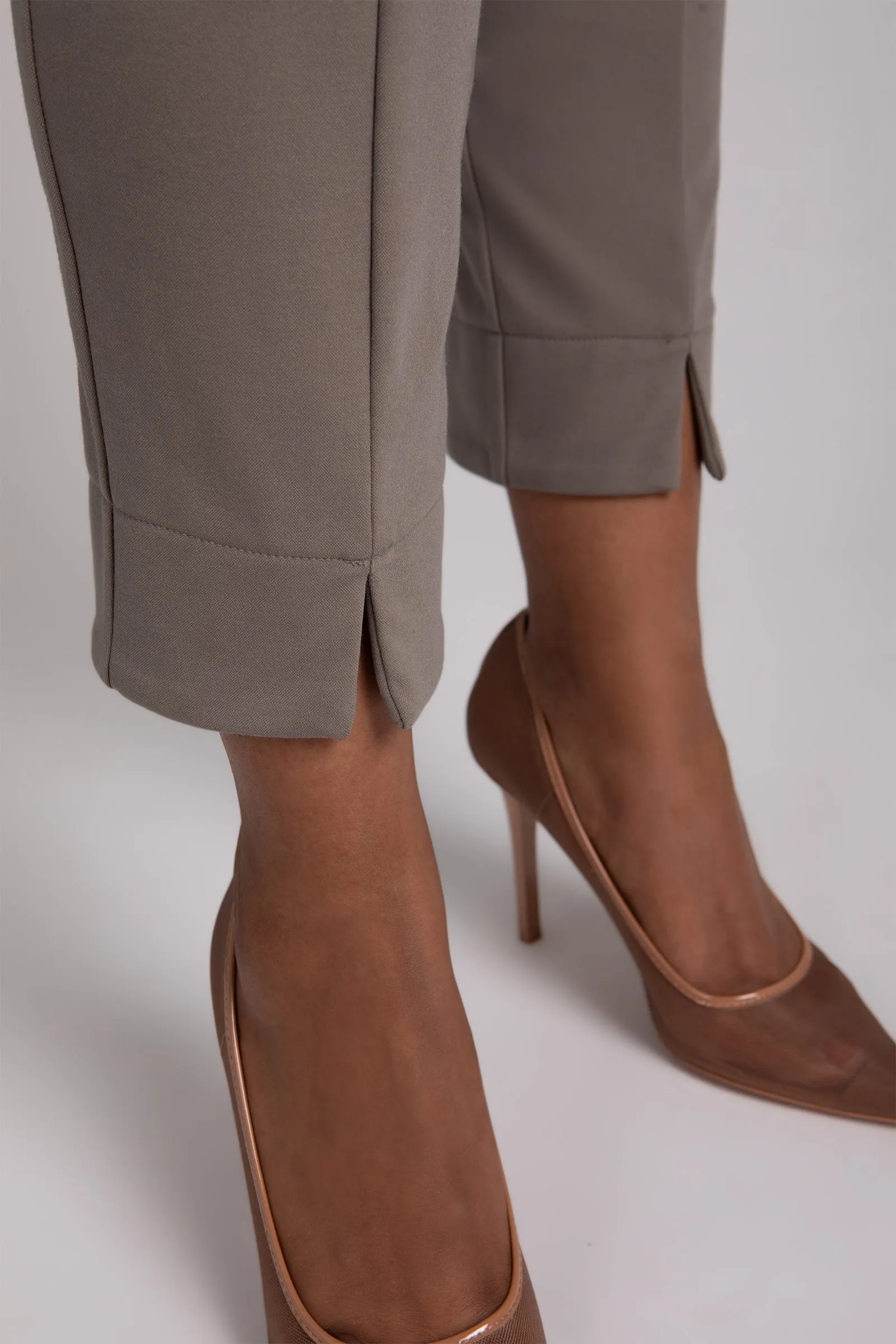 Ponte Hepburn Ankle Pant | Taupe