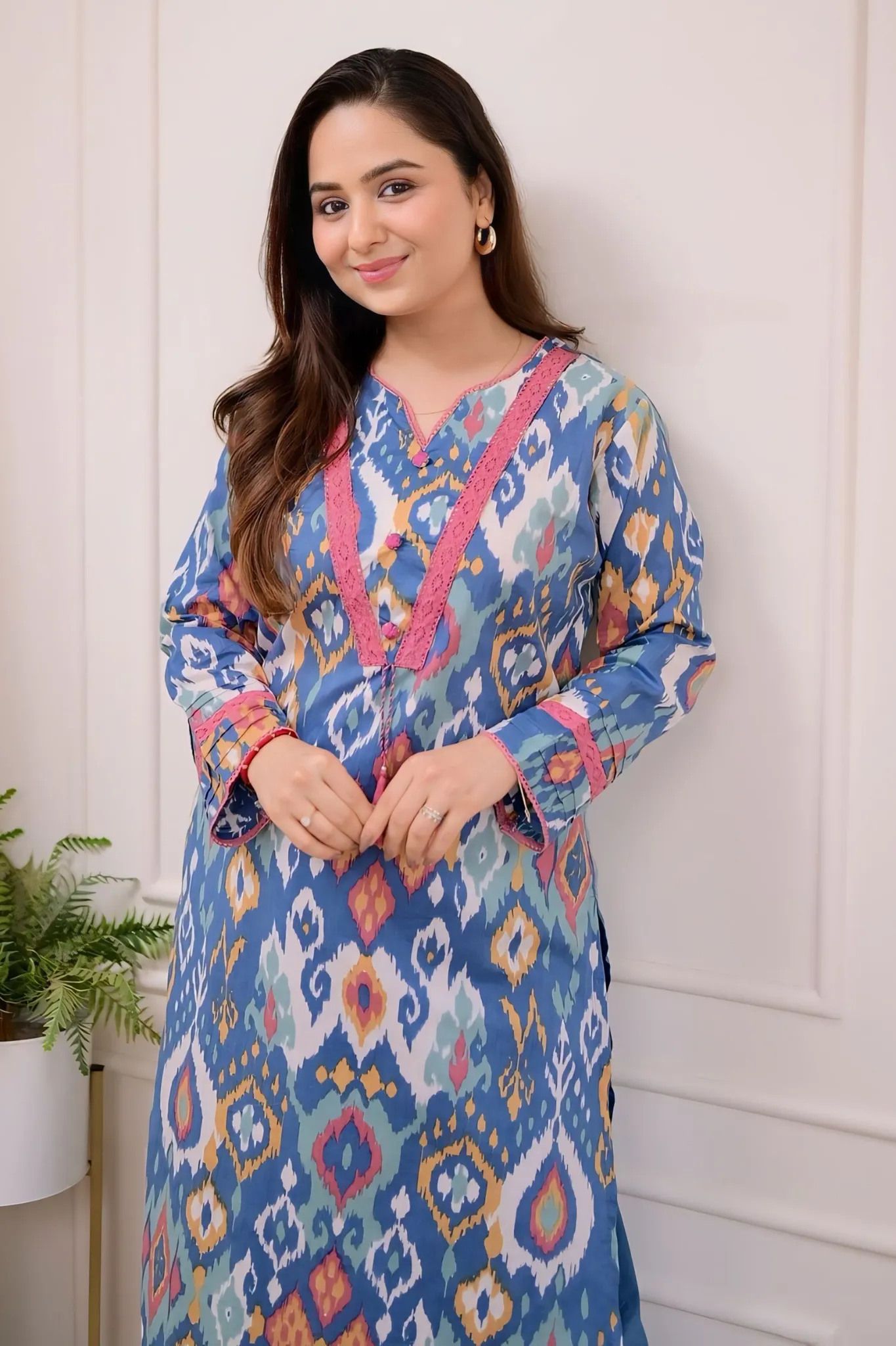 THIS IMAGE SHOWS WITH A VIBRANT PATTERN AND COMFORTABLE FABRIC