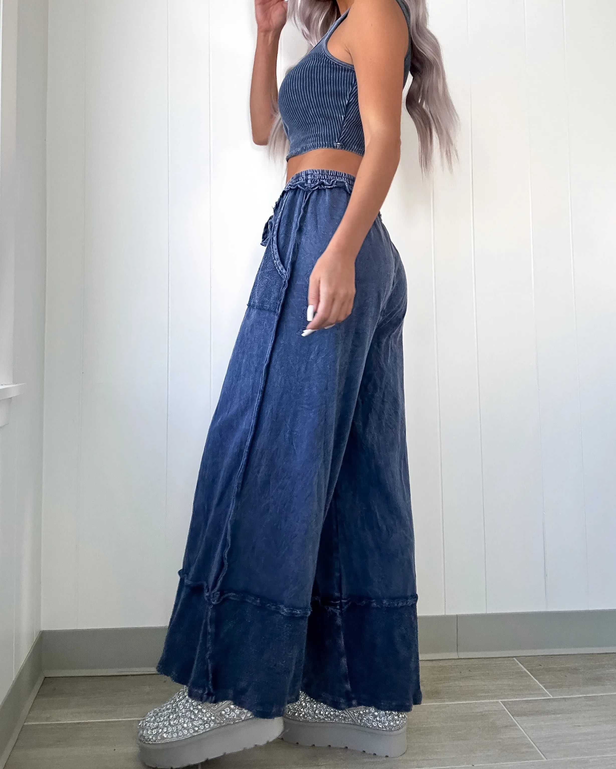 Up Next Raw Hem Wide Leg Pants - Navy